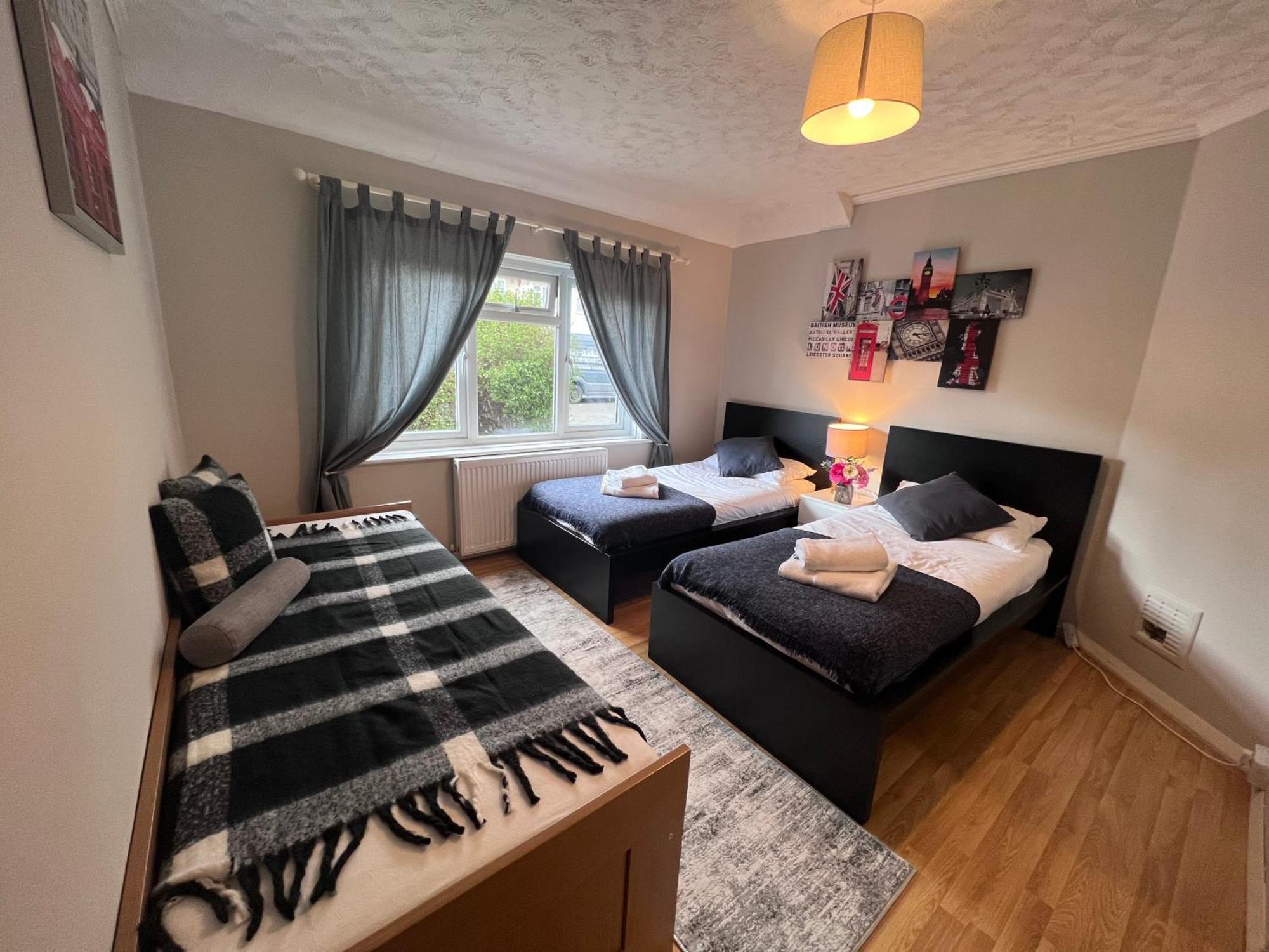 Croydon Apartment With Parking Londra Exterior foto