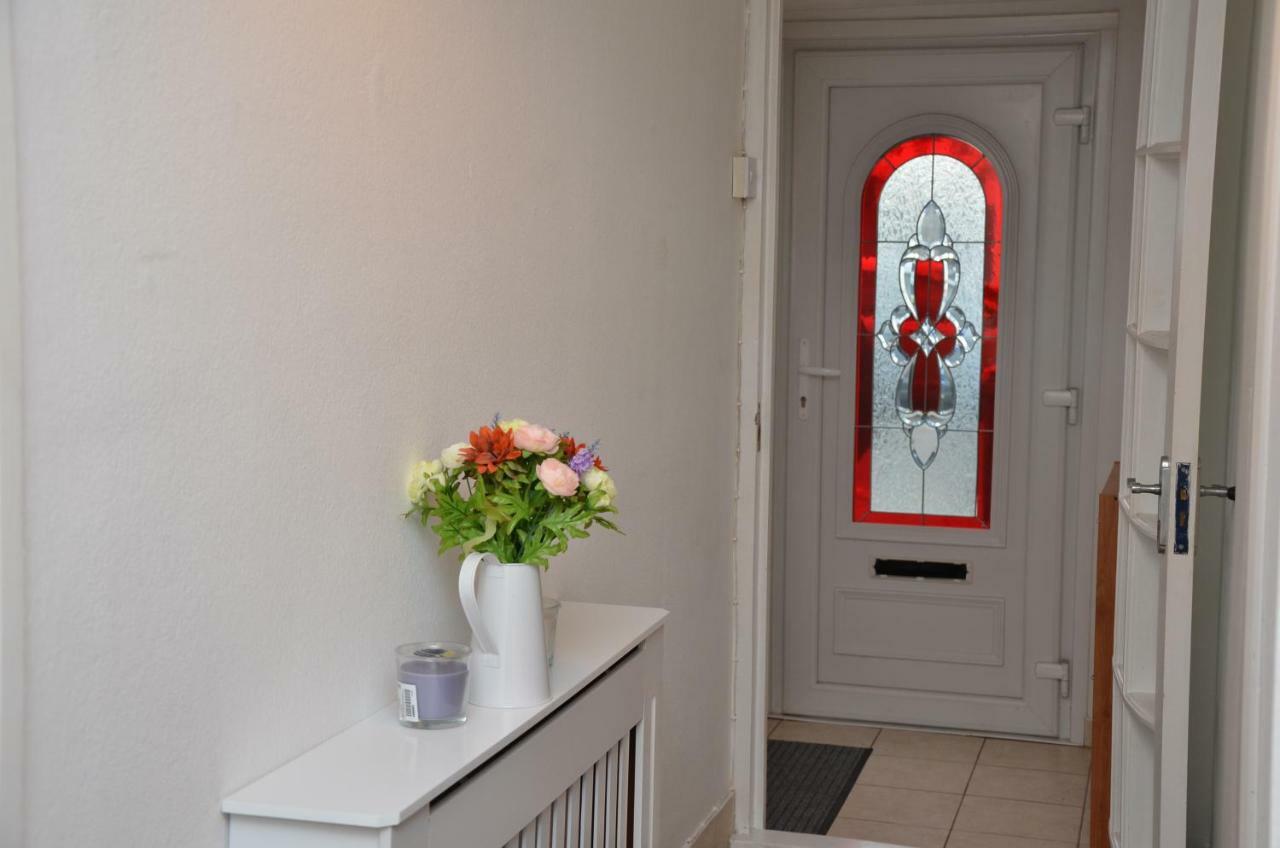 Croydon Apartment With Parking Londra Exterior foto